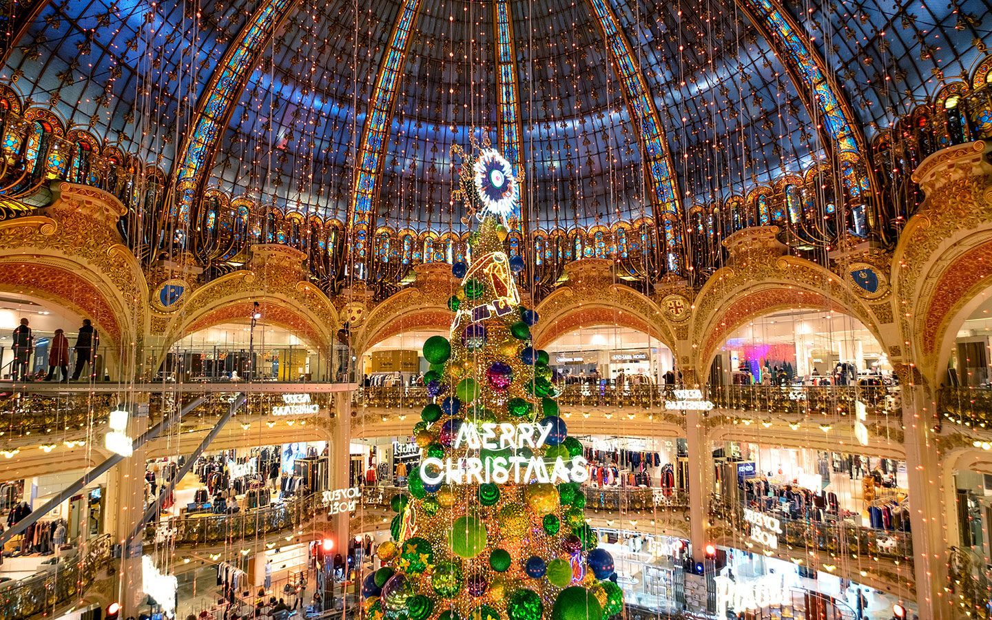 Christmas In Paris Wallpapers