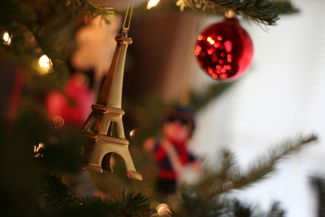 Christmas In Paris Wallpapers