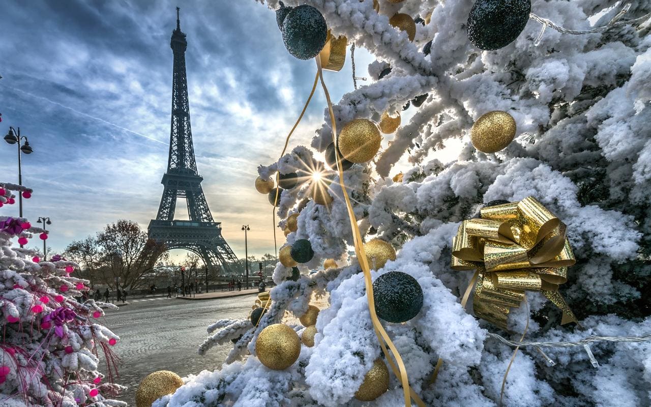 Christmas In Paris Wallpapers