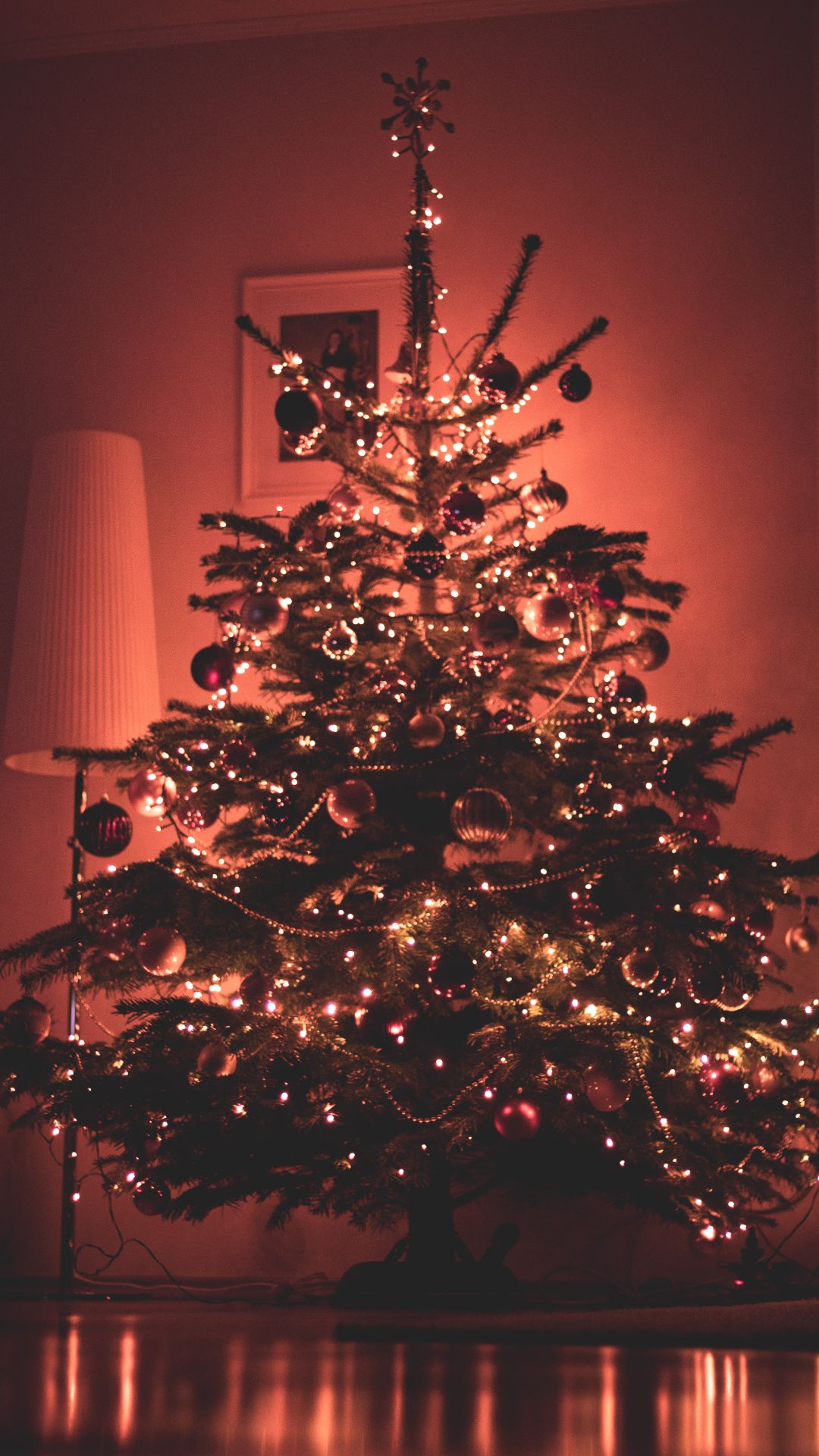 Christmas Tree Phone Wallpapers