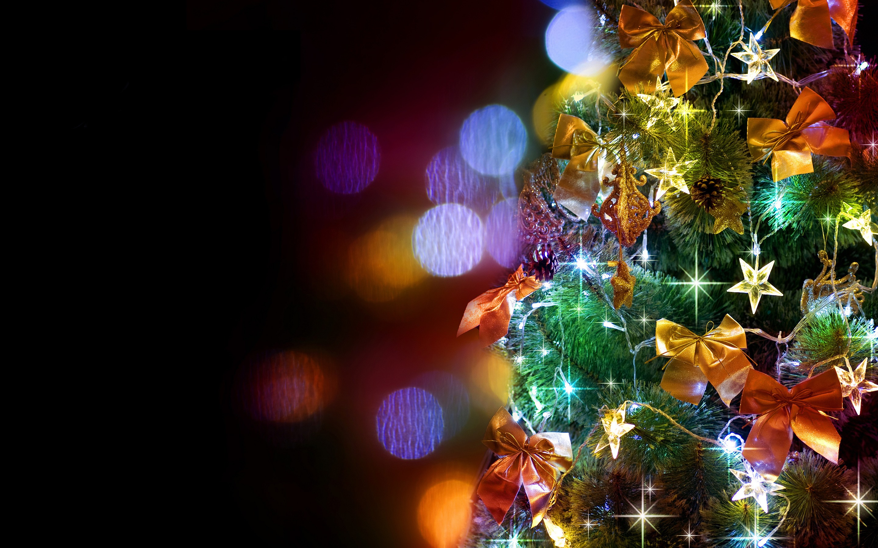 Christmas Tree With Light Decorations Wallpapers