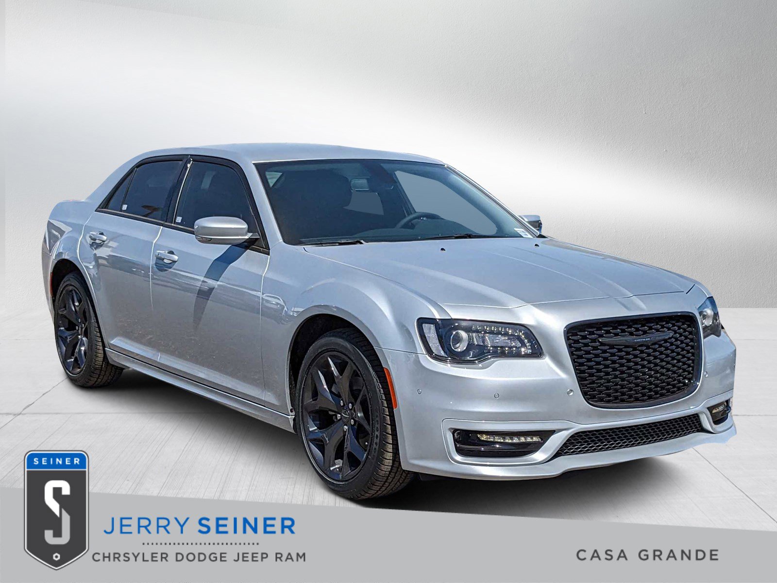 Chrysler 300C Touring Wallpapers