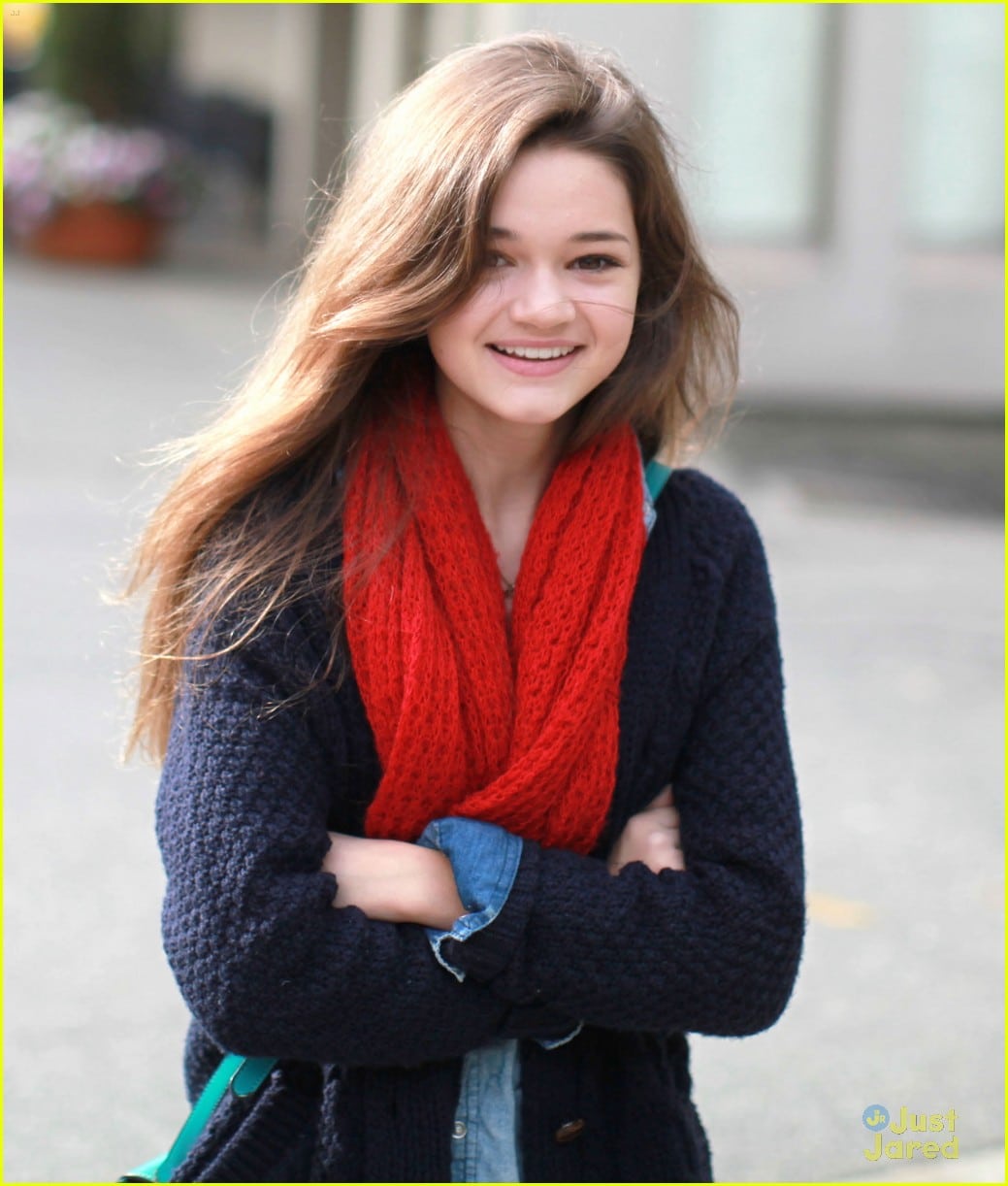 Ciara Bravo Cute Actress 2021 Wallpapers