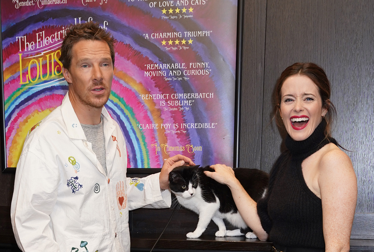 Claire Foy In The Electrical Life Of Louis Wain Wallpapers
