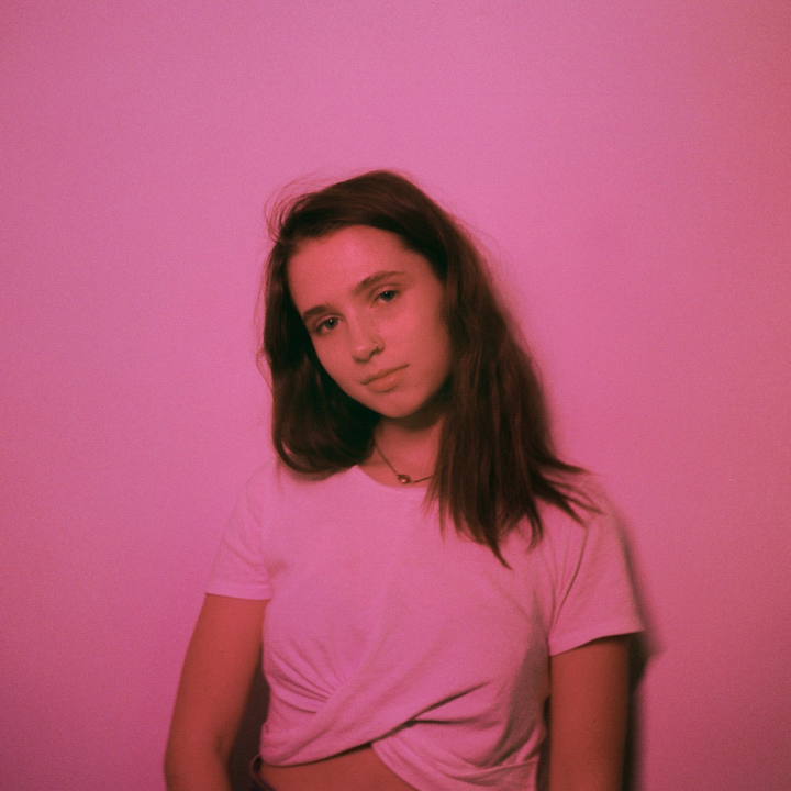 Clairo Singer Wallpapers