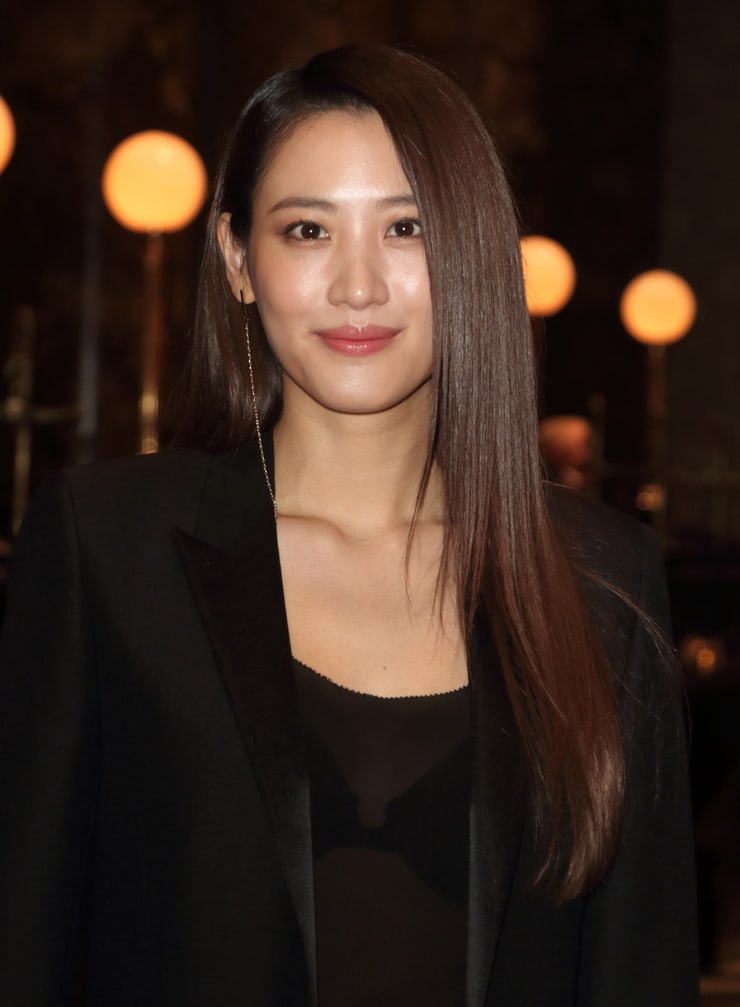 Claudia Kim Wallpapers