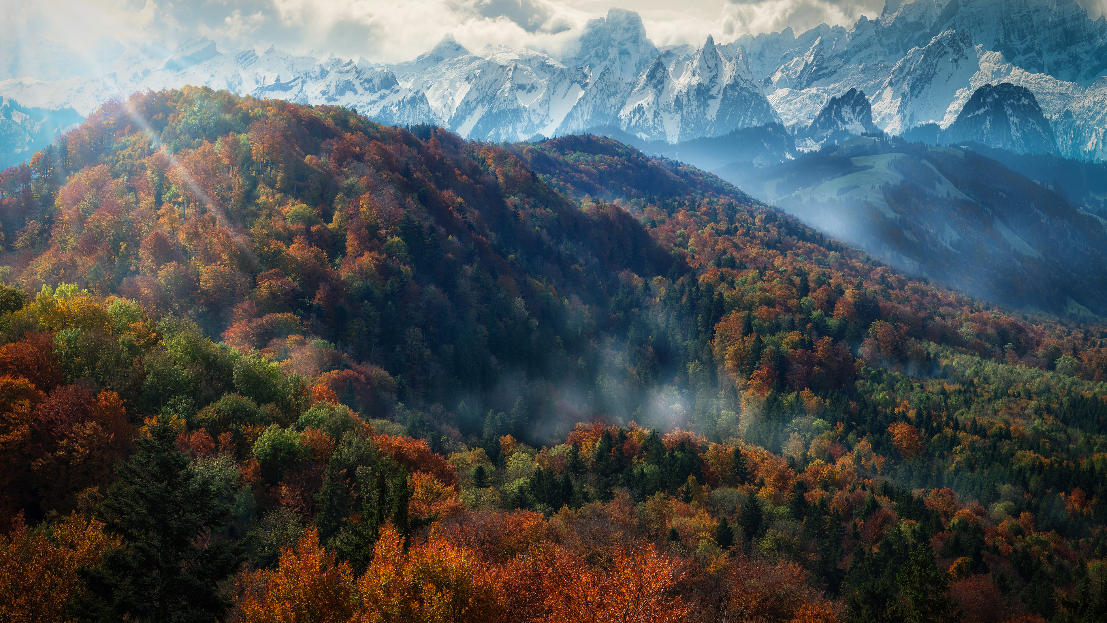 Cloudy Mountains 4K Wallpapers