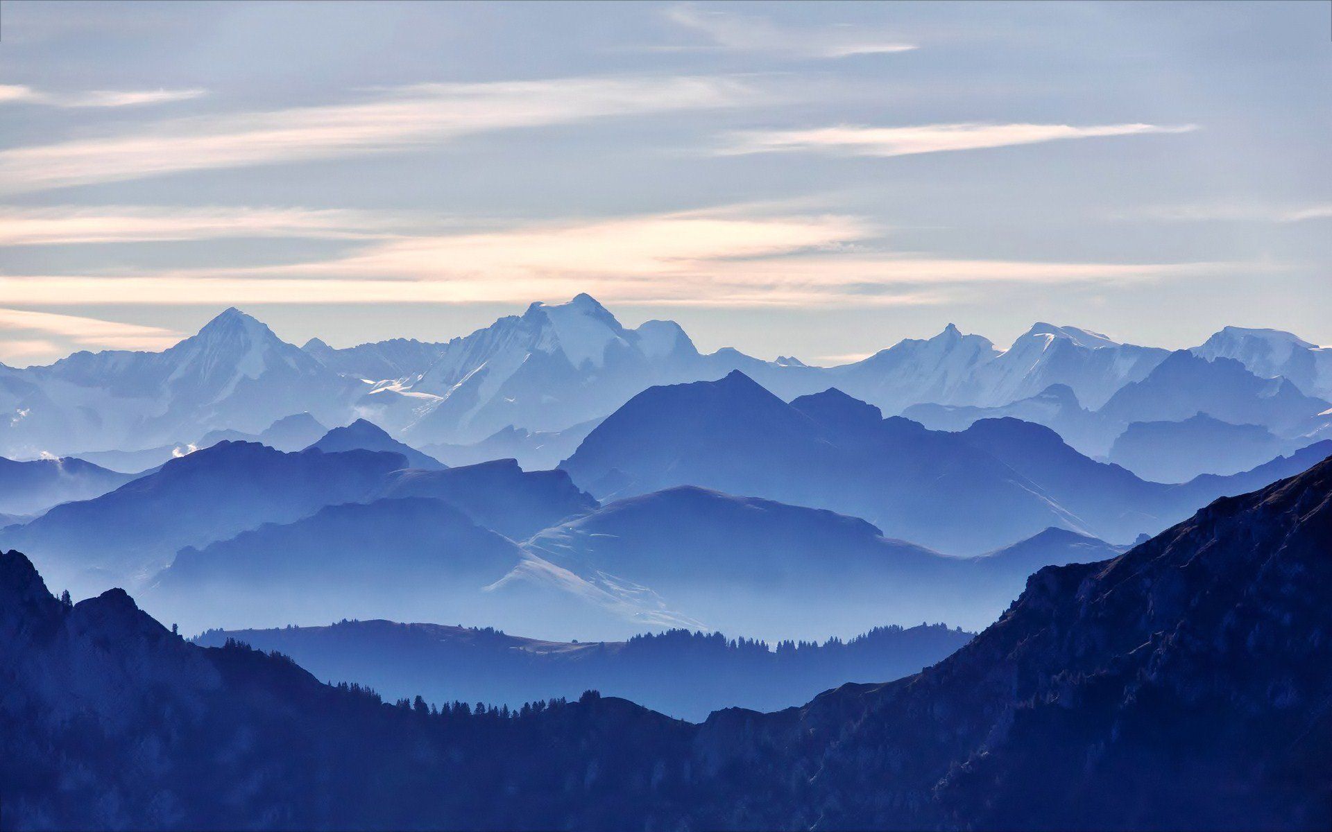 Cloudy Mountains 4K Wallpapers