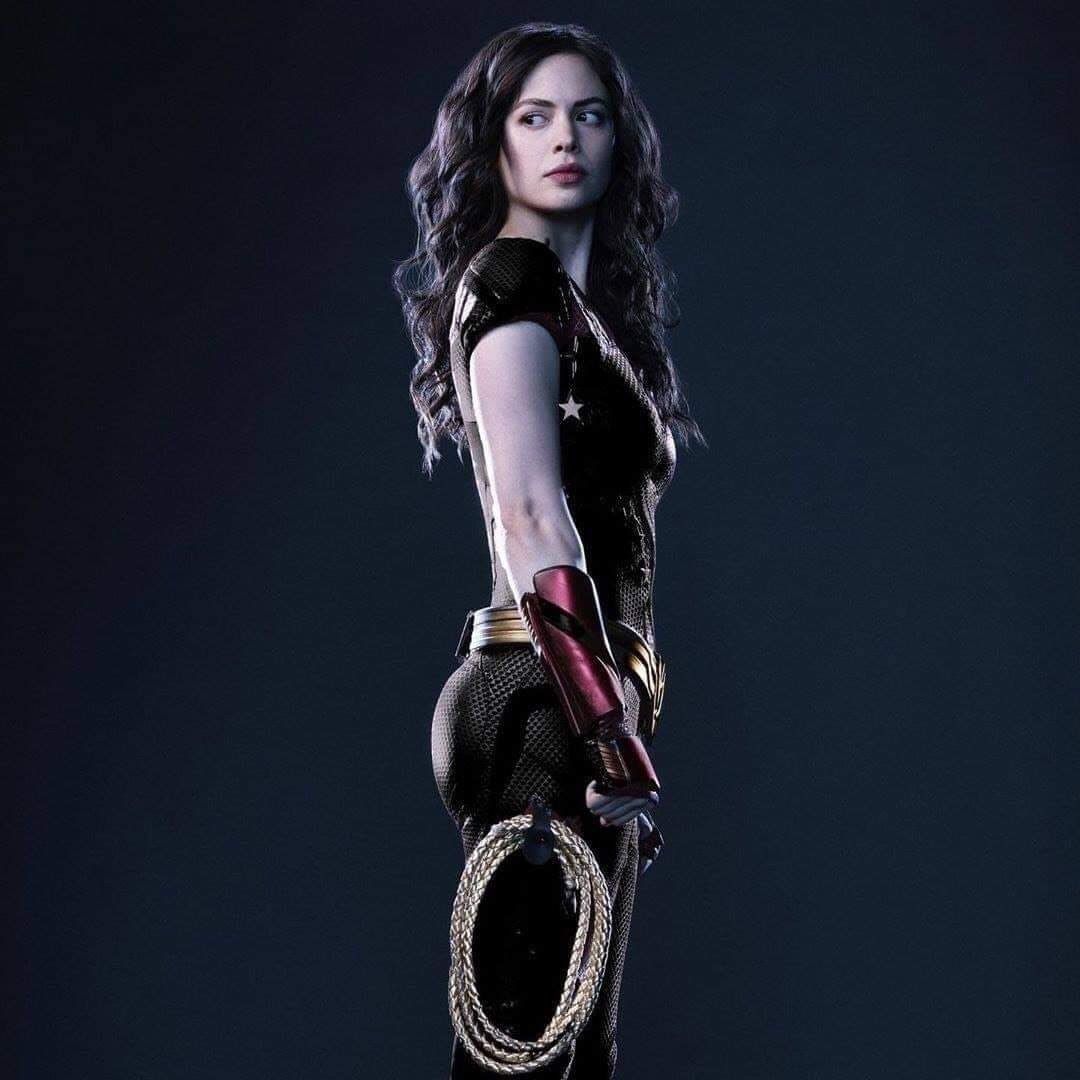 Conor Leslie As Donna Troy Wallpapers