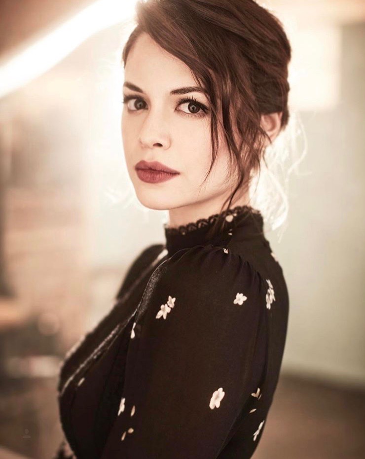 Conor Leslie As Donna Troy Wallpapers