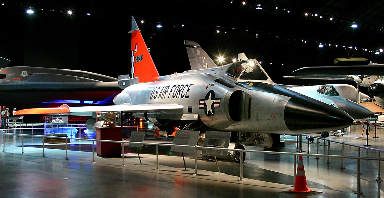 Convair F-102 Delta Dagger Wallpapers