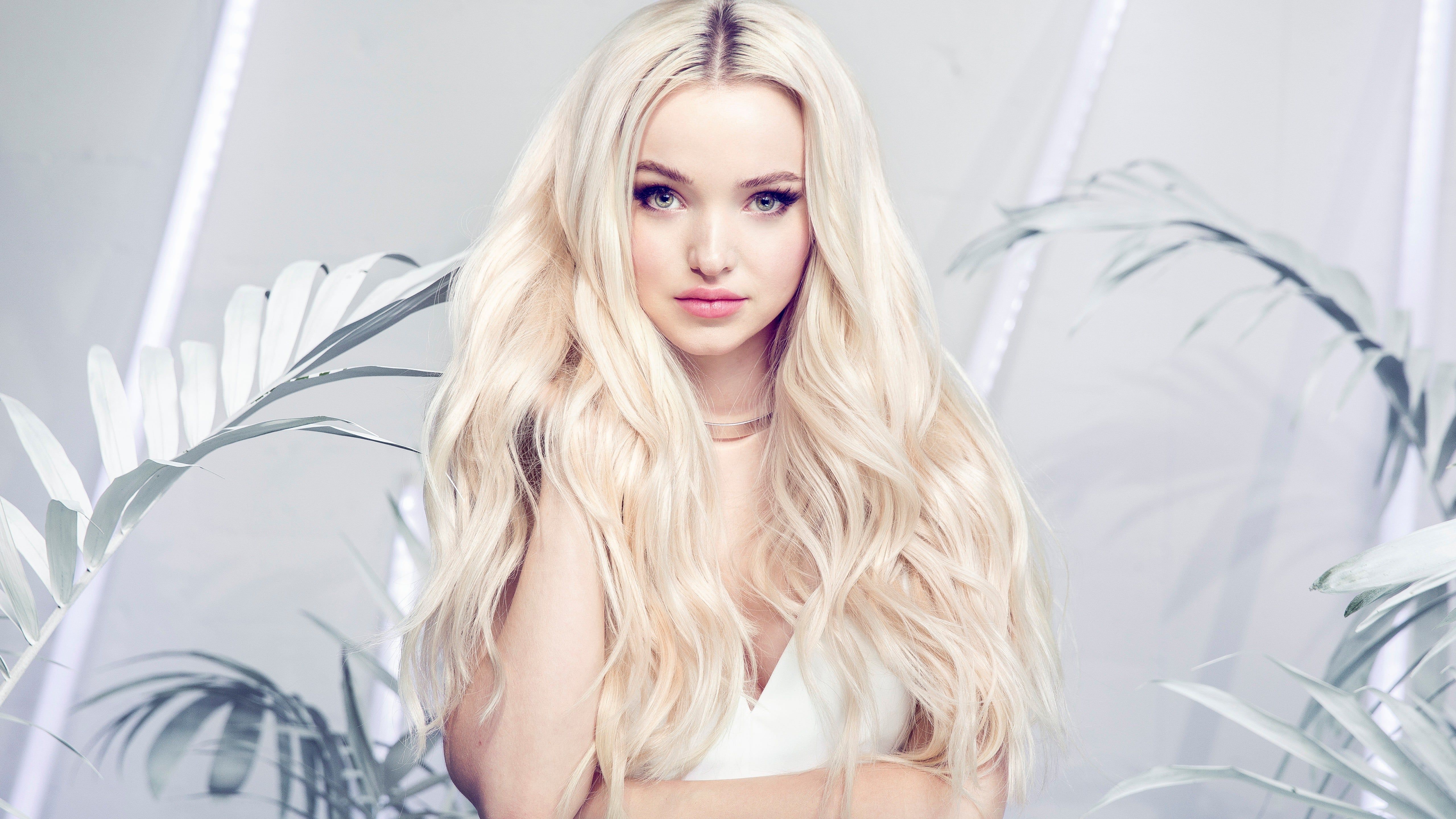 Cool Dove Cameron Wallpapers