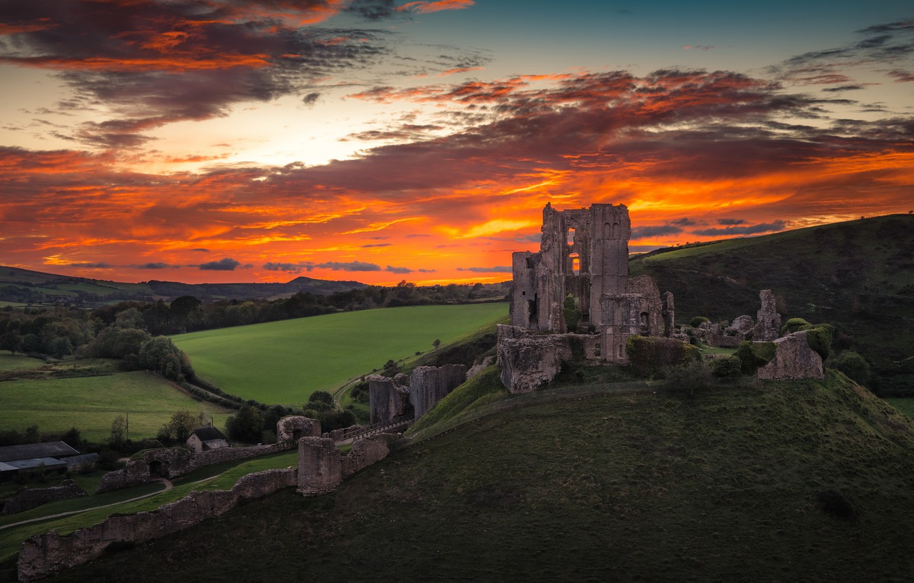 Corfe Castle Fog Day Wallpapers