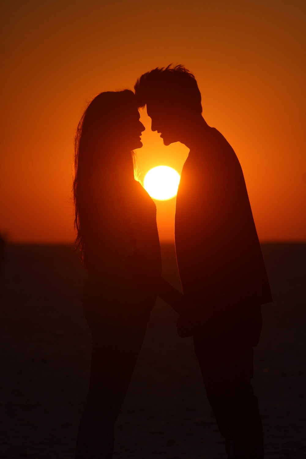 Couple Romantic Kissing Wallpapers