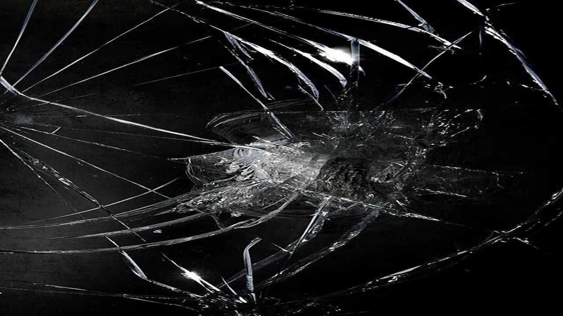 Cracked Ipad Screen Realistic Wallpapers