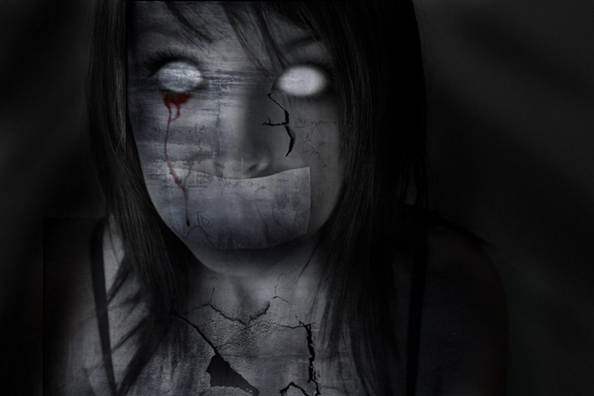 Creepy Girl Wallpapers