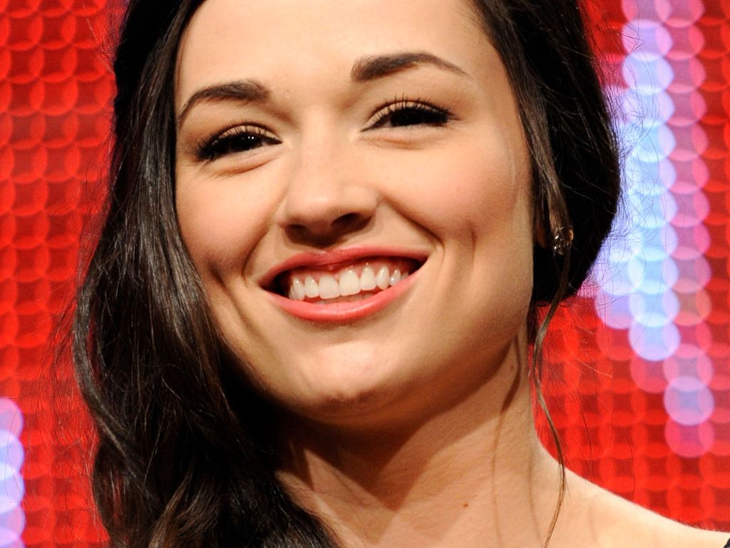 Crystal Reed Wallpapers