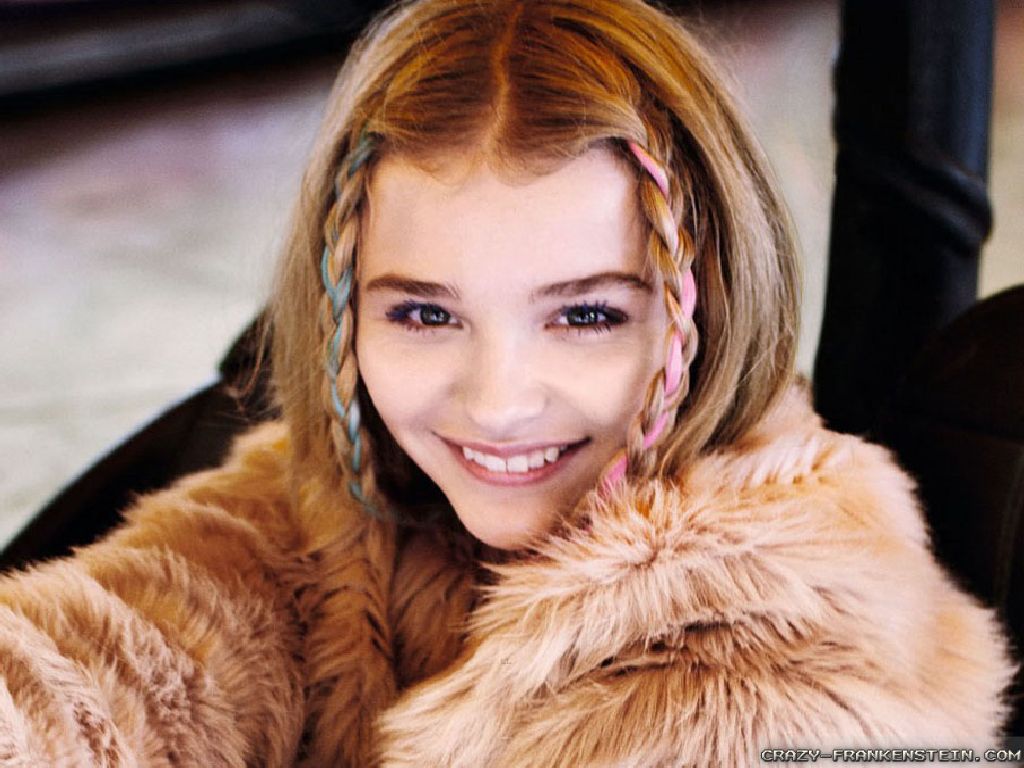 Cute Chloe Grace Moretz Wallpapers