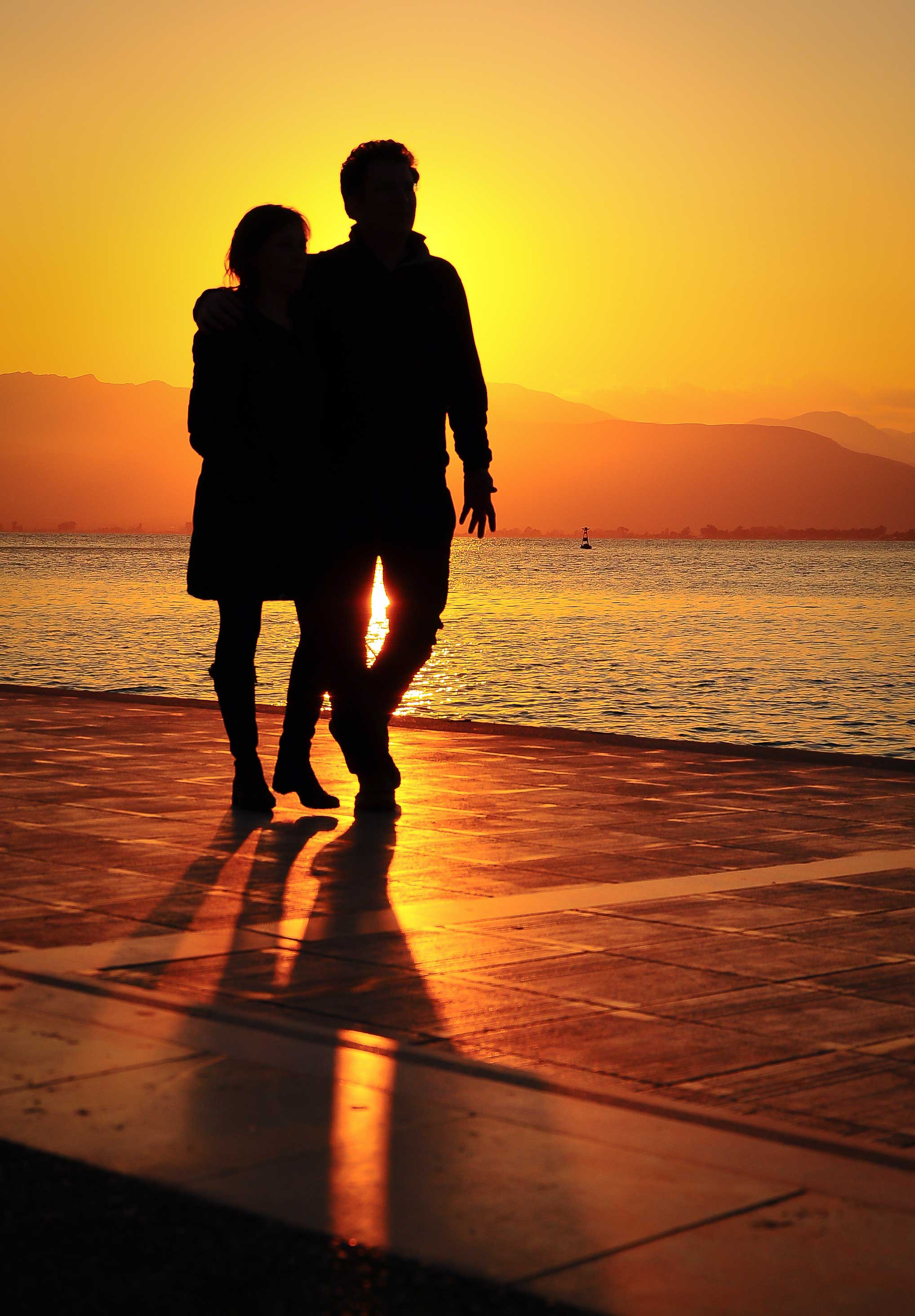 Cute Couple In Sunset Wallpapers Wallpapers