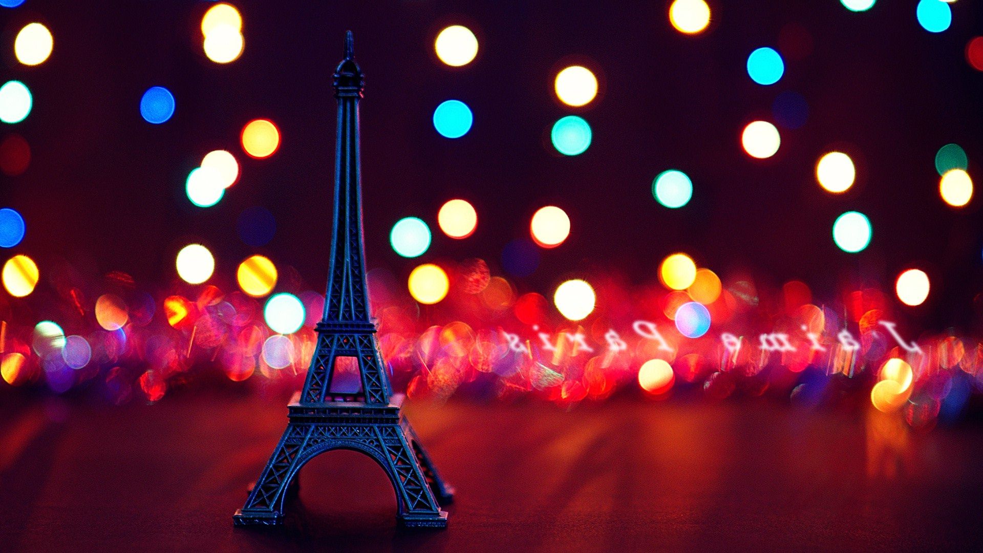 Cute Eiffel Tower Wallpapers