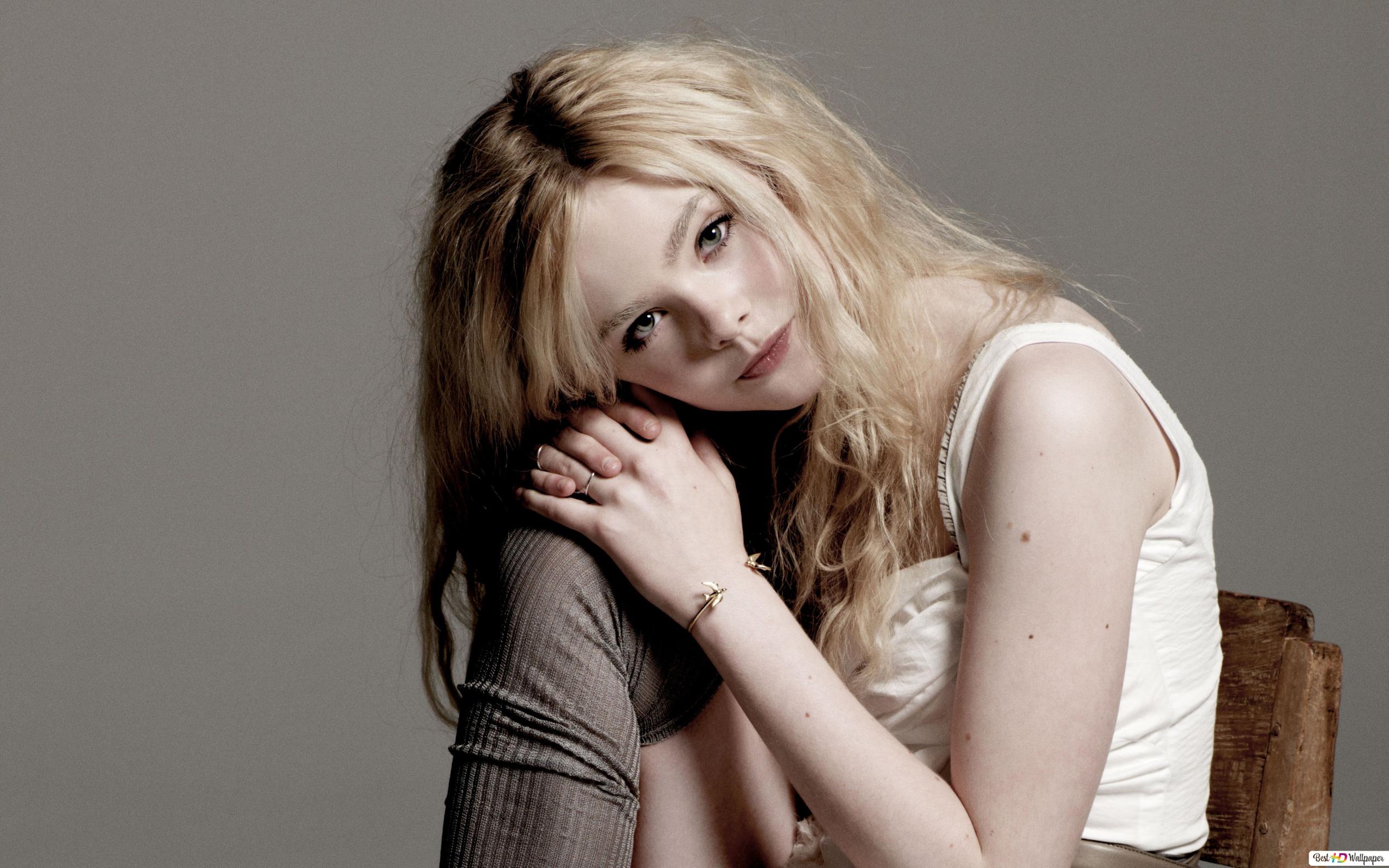 Cute Elle Fanning Wallpapers