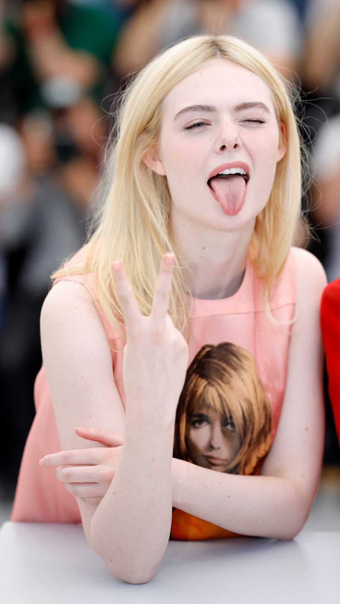 Cute Elle Fanning Wallpapers