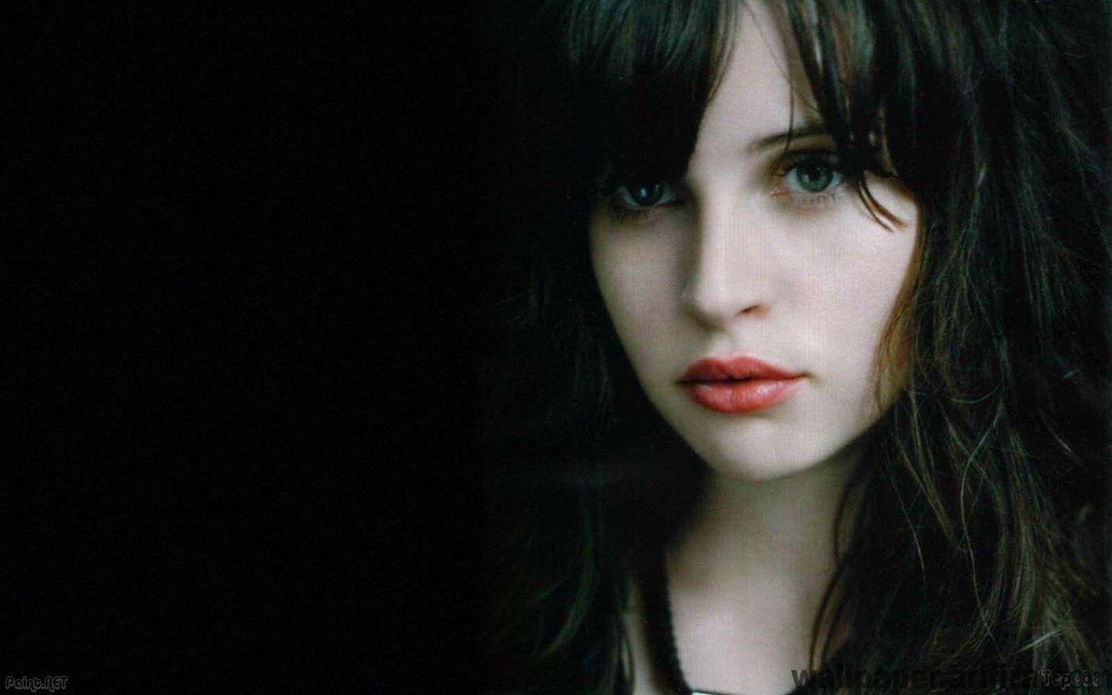 Cute Felicity Jones Wallpapers