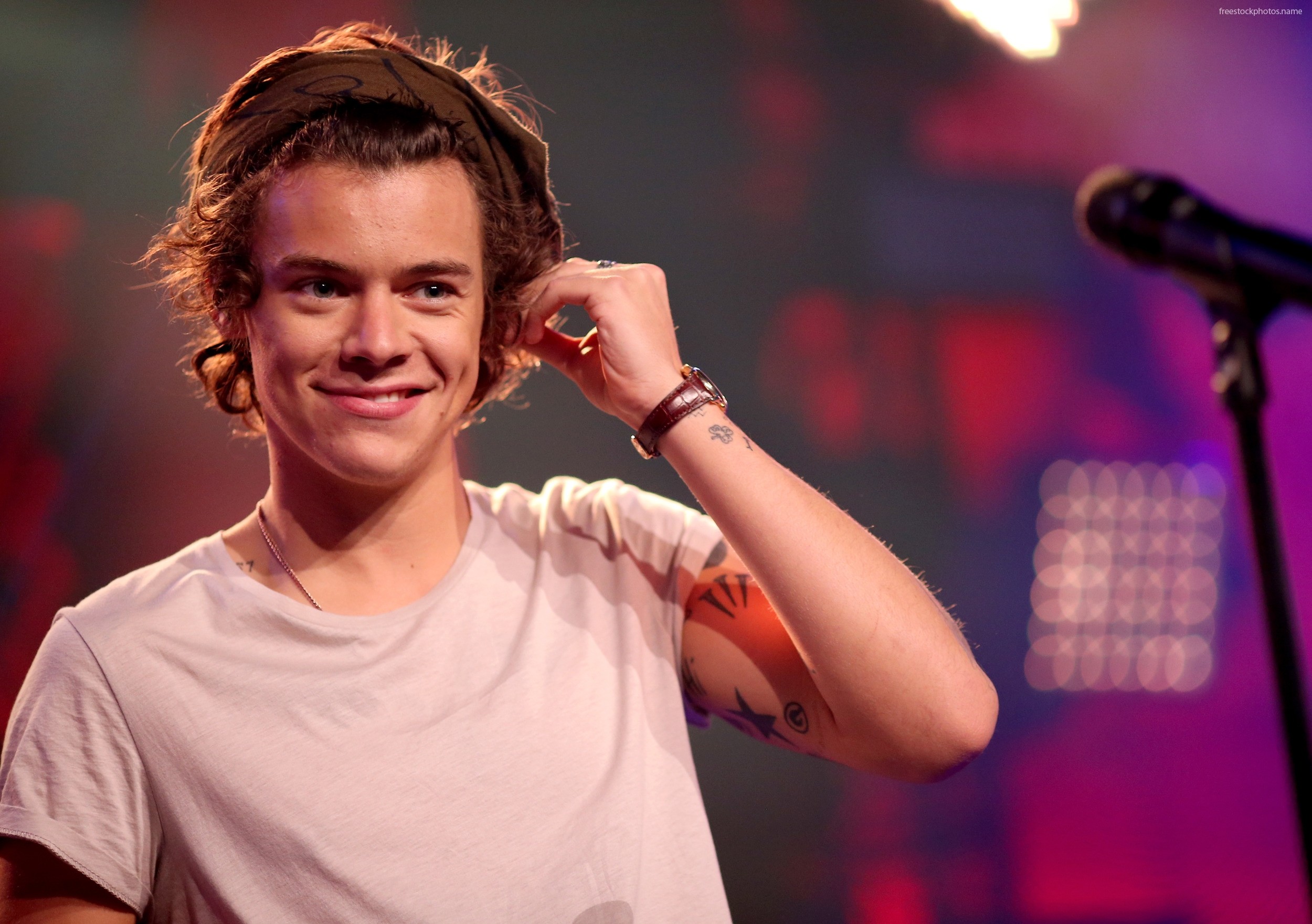 Cute Harry Styles Pictures Wallpapers