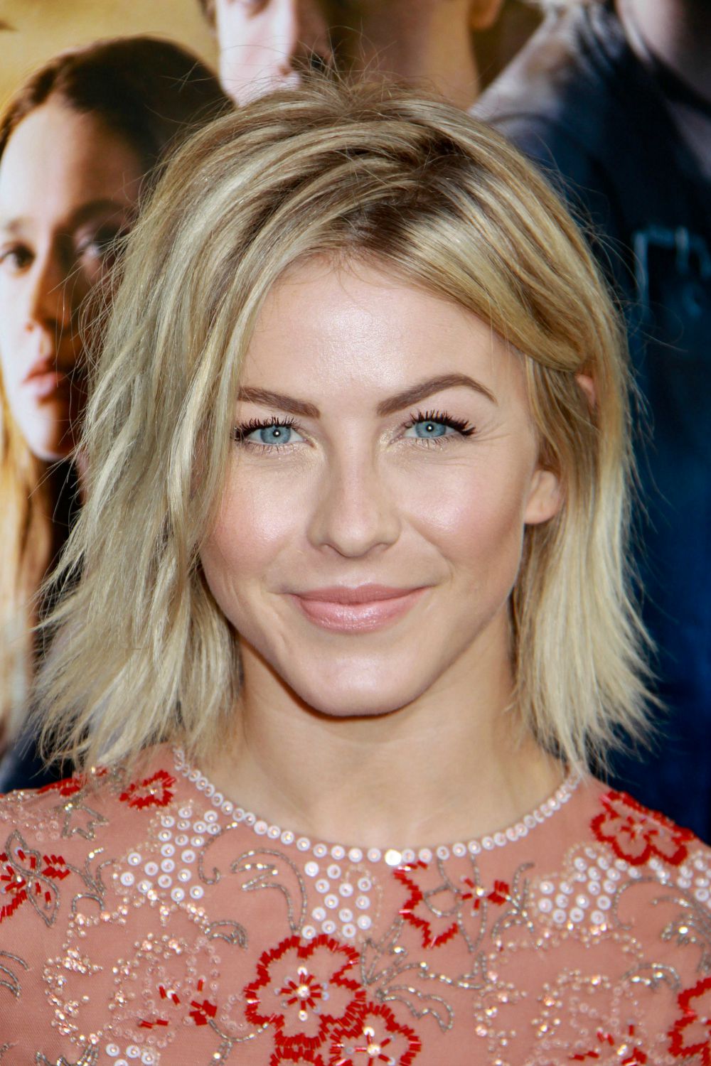 Cute Julianne Hough Smiling Wallpapers