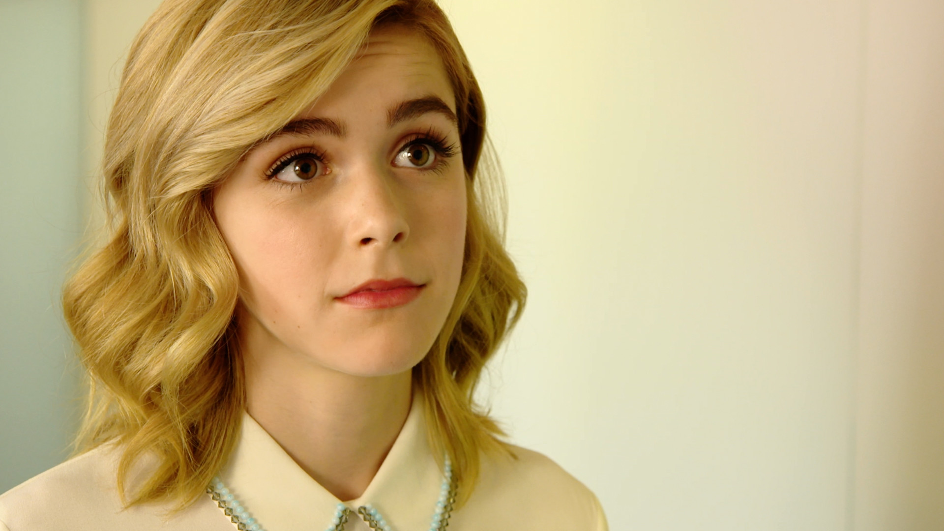 Cute Kiernan Shipka Wallpapers