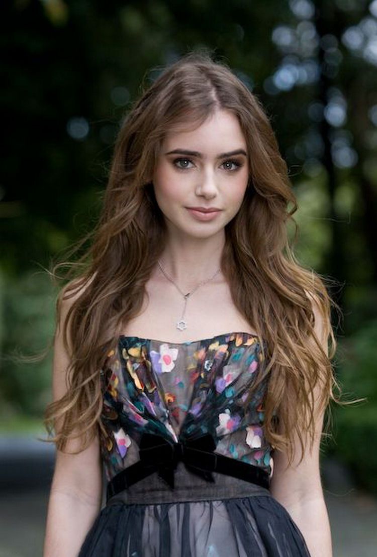 Cute Lily Collins Wallpapers