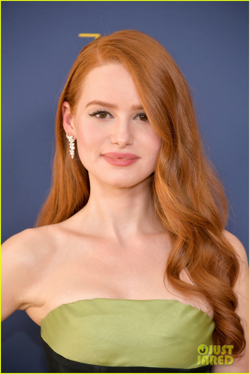 Cute Madelaine Petsch 2018 Wallpapers