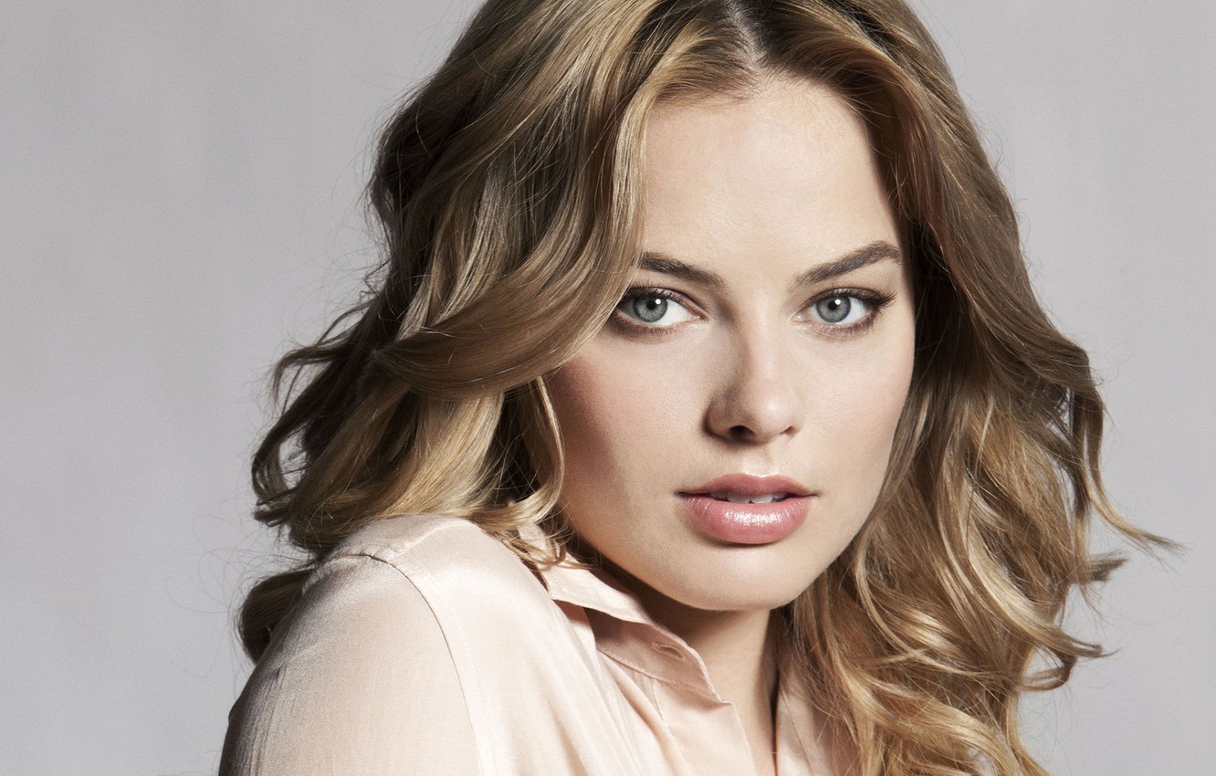 Cute Margot Robbie Wallpapers