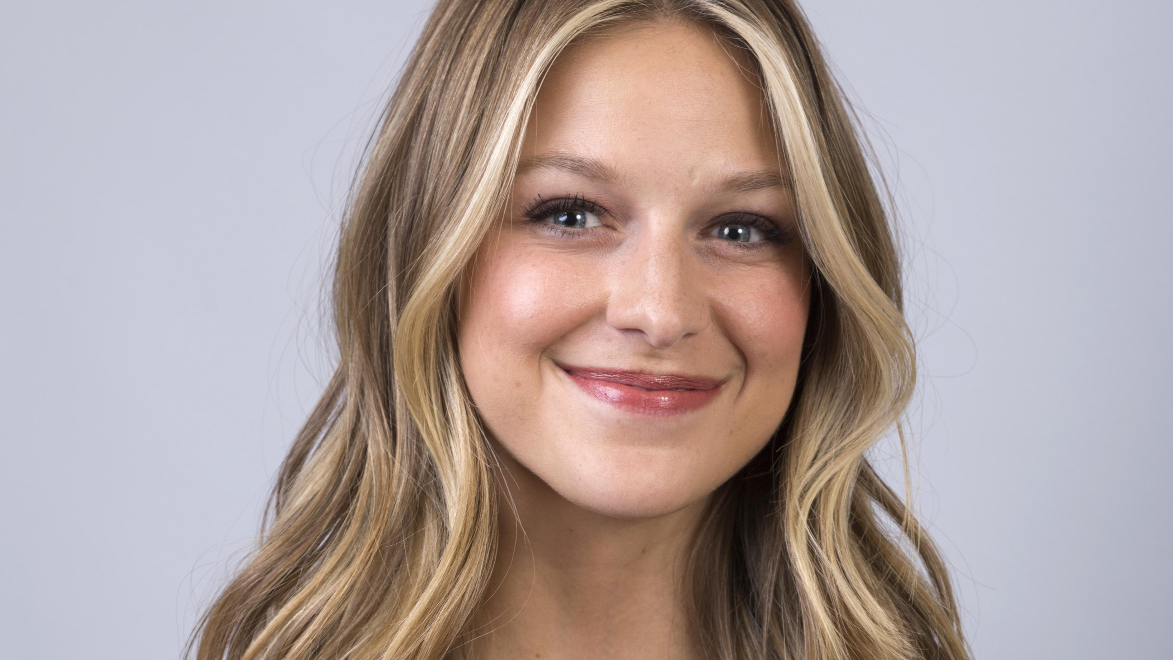 Cute Melissa Benoist Face Wallpapers