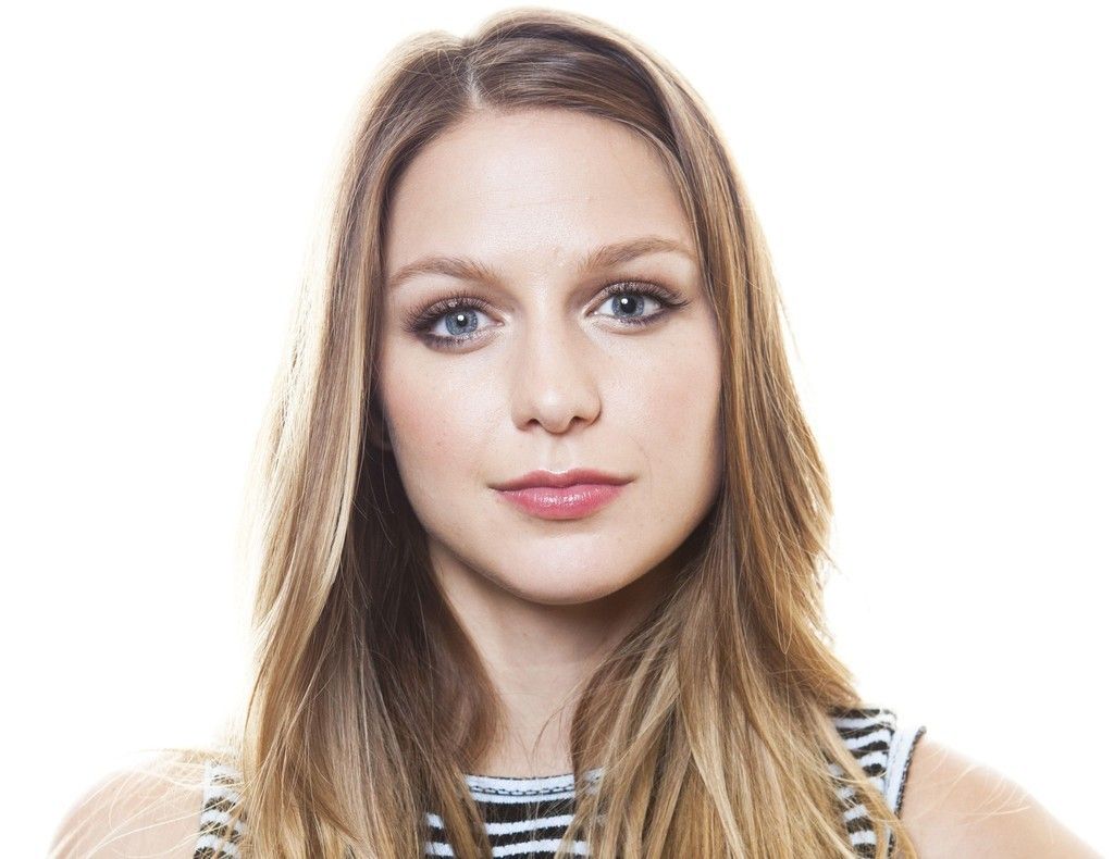 Cute Melissa Benoist Face Wallpapers