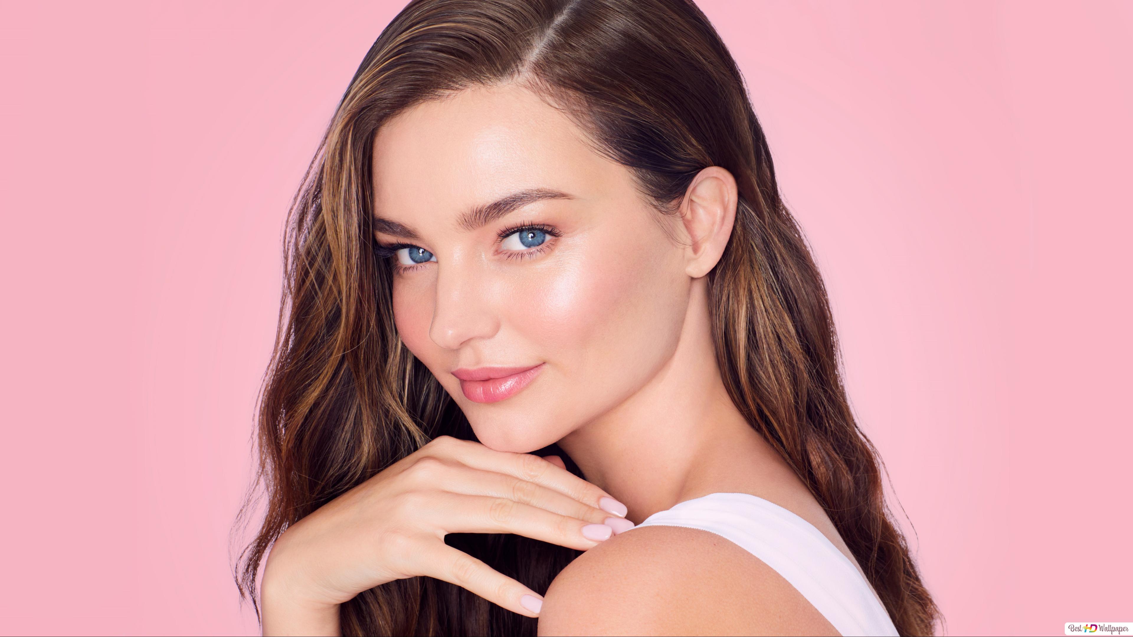 Cute Miranda Kerr Smiling Wallpapers