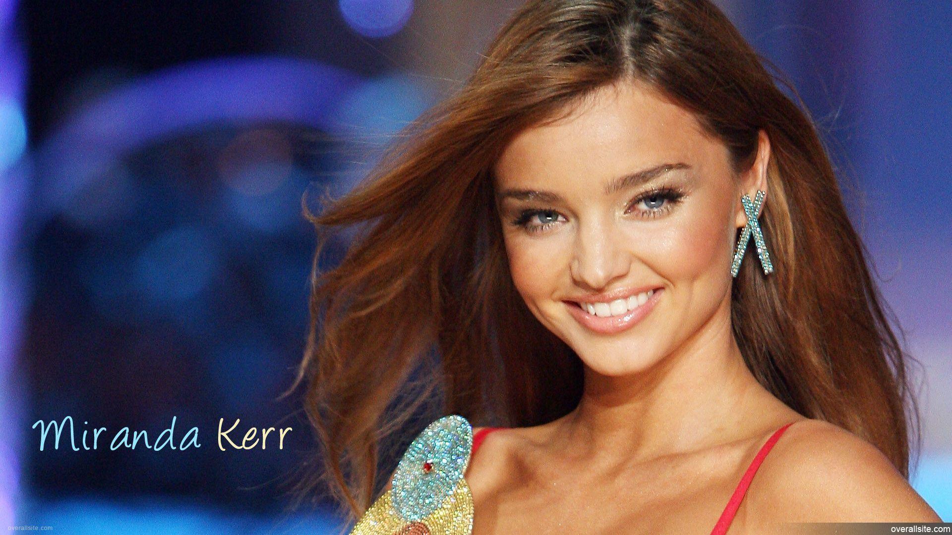 Cute Miranda Kerr Smiling Wallpapers