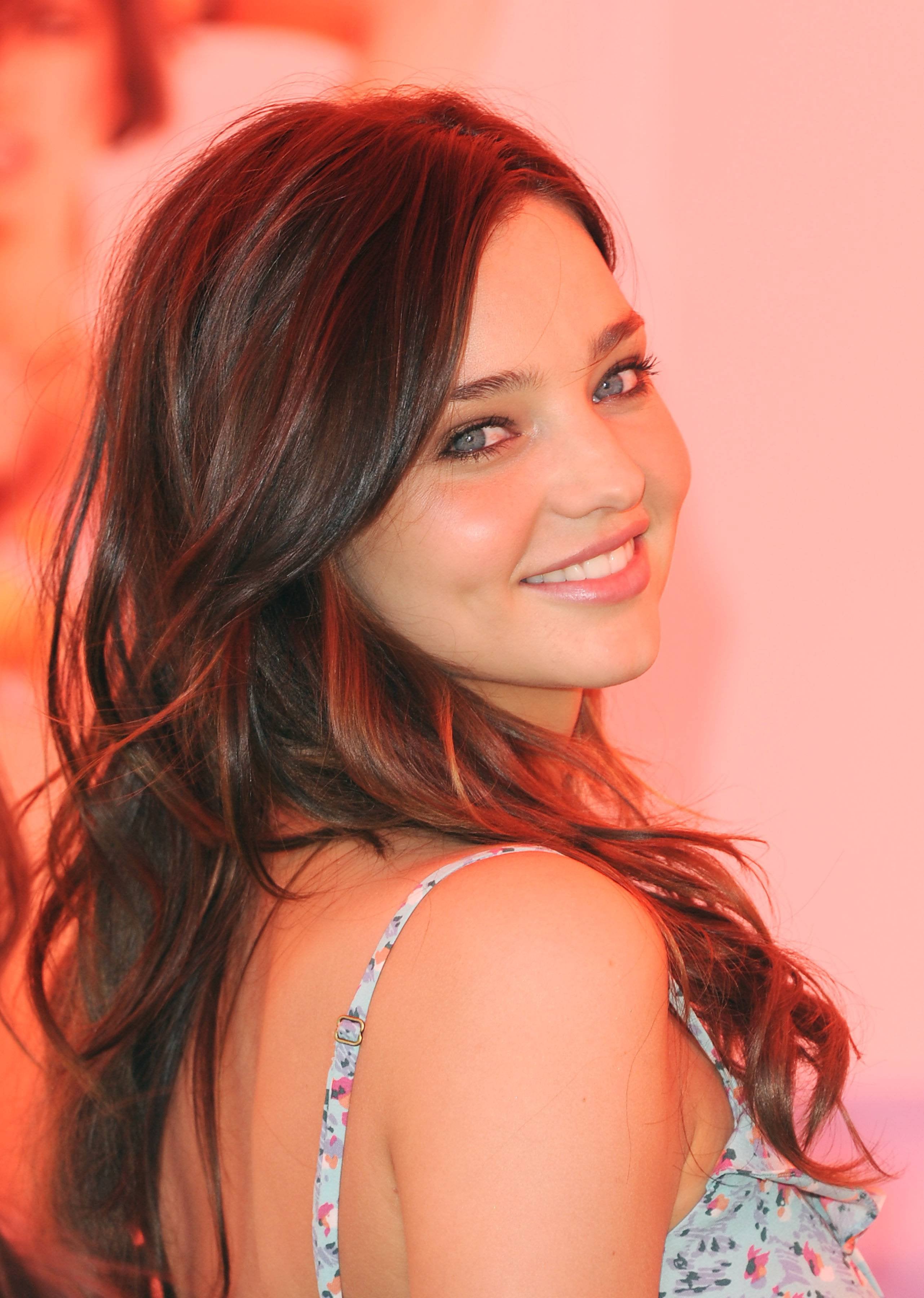 Cute Miranda Kerr Smiling Wallpapers