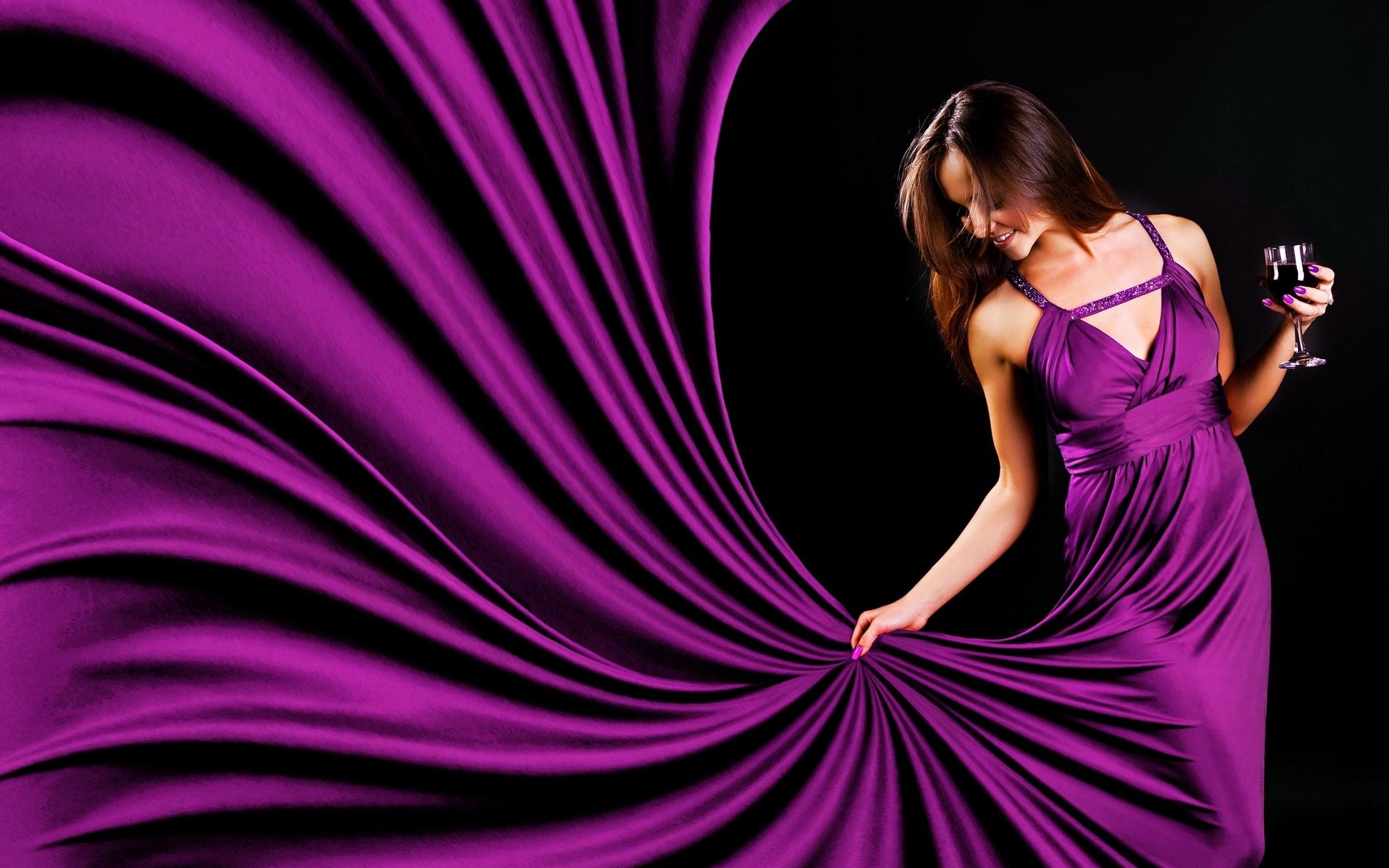 Cute Model In Purple Dress Wallpapers