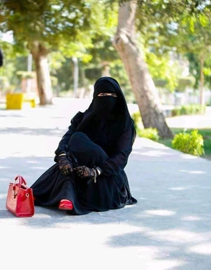 Cute Niqab Wallpapers