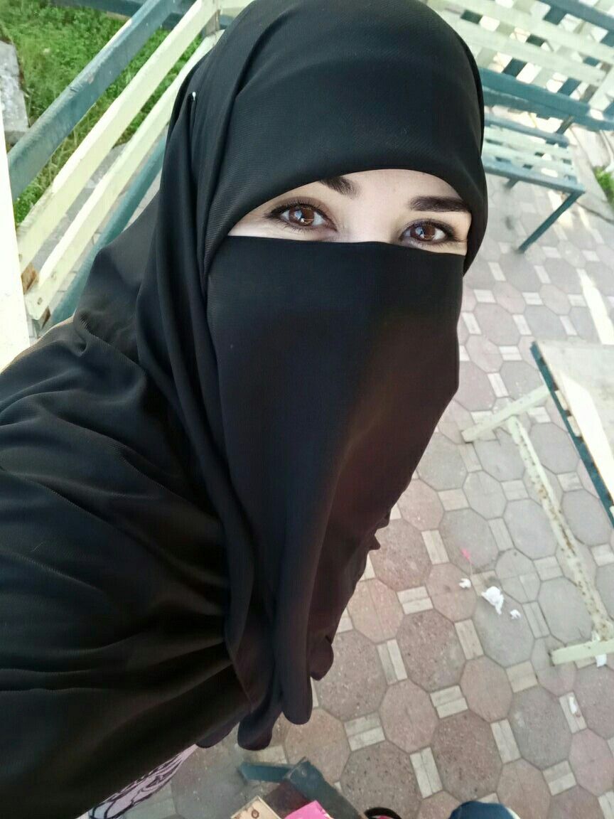 Cute Niqab Wallpapers