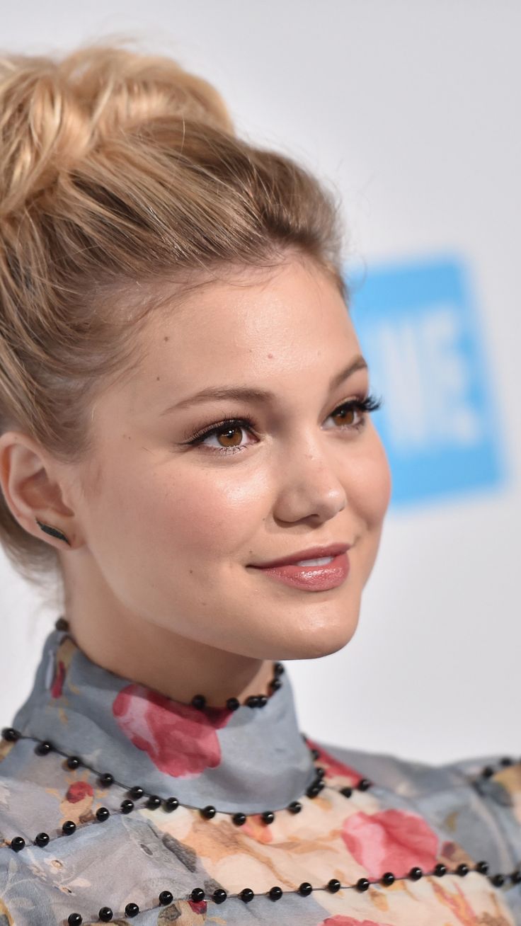 Cute Olivia Holt 2020 Wallpapers