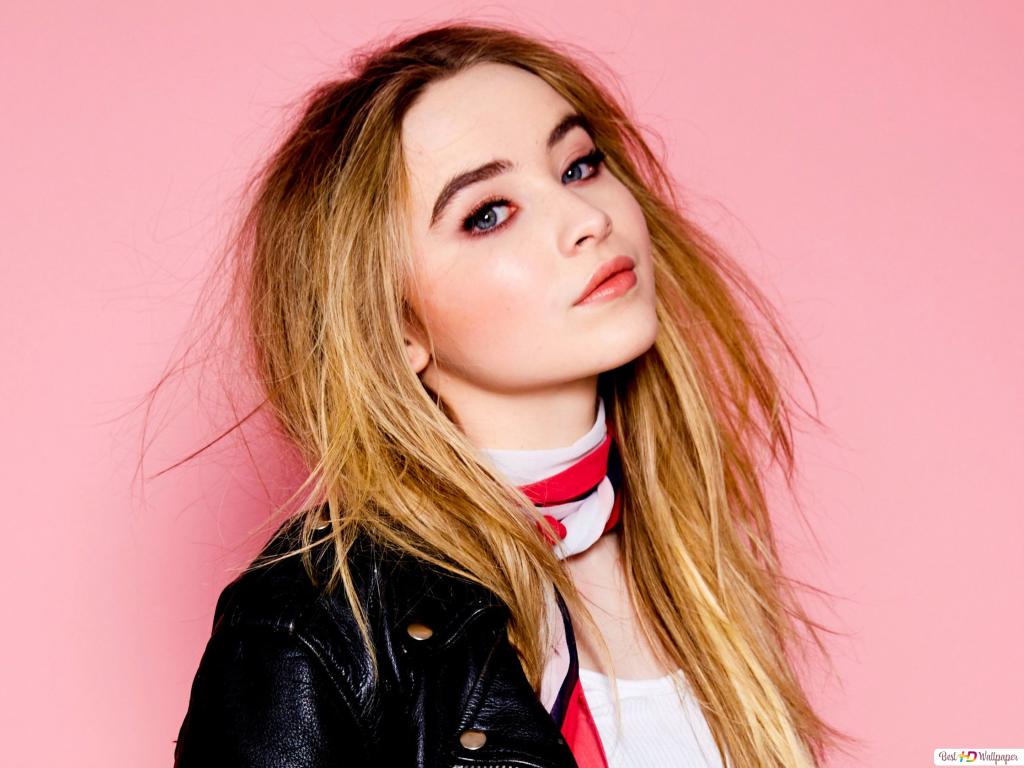 Cute Sabrina Carpenter Wallpapers