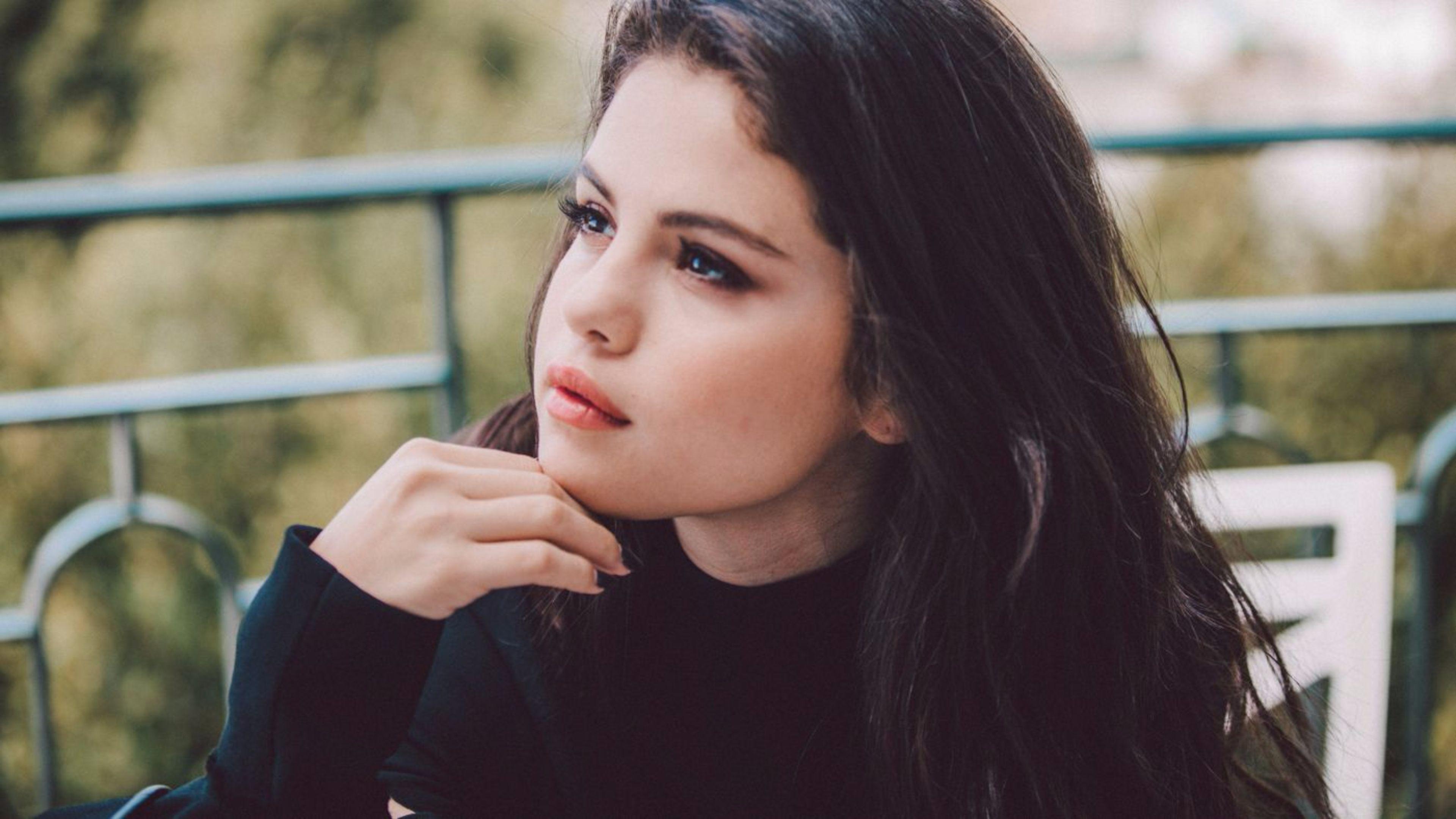 Cute Selena Gomez Photoshoot Wallpapers