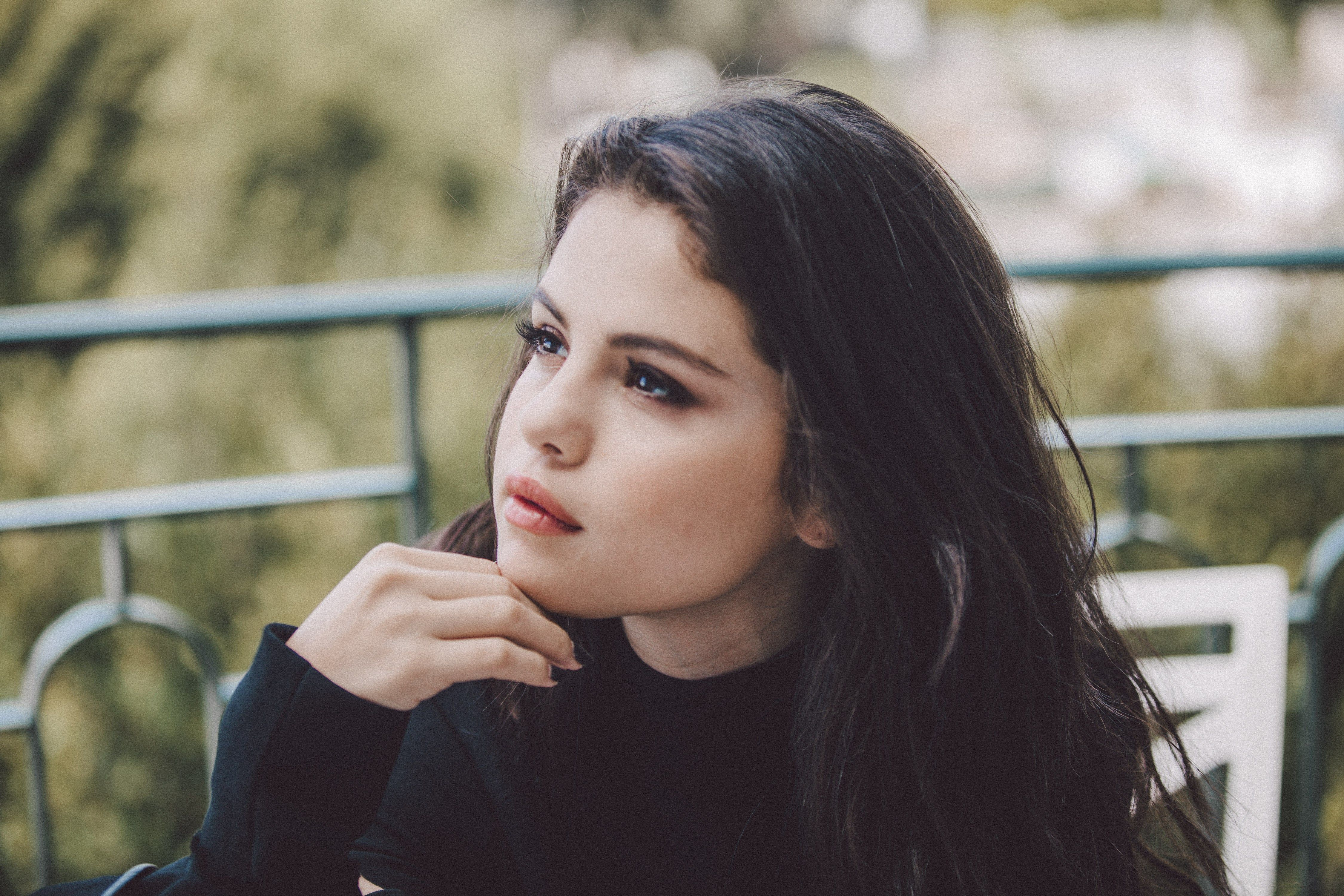 Cute Selena Gomez Wallpapers