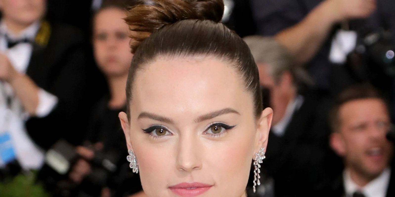 Daisy Ridley Brown Eyes And Face Wallpapers