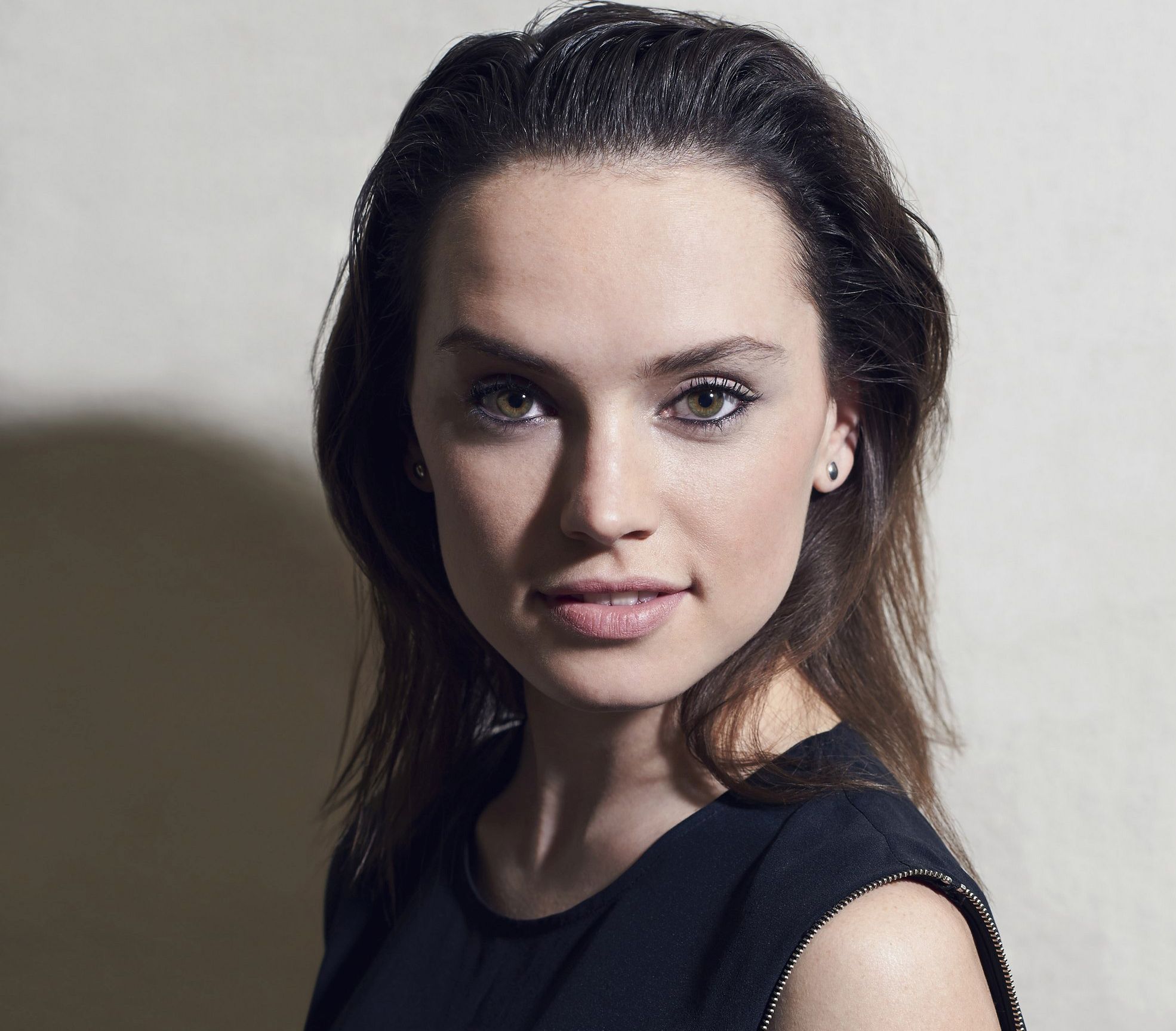 Daisy Ridley Face Wallpapers