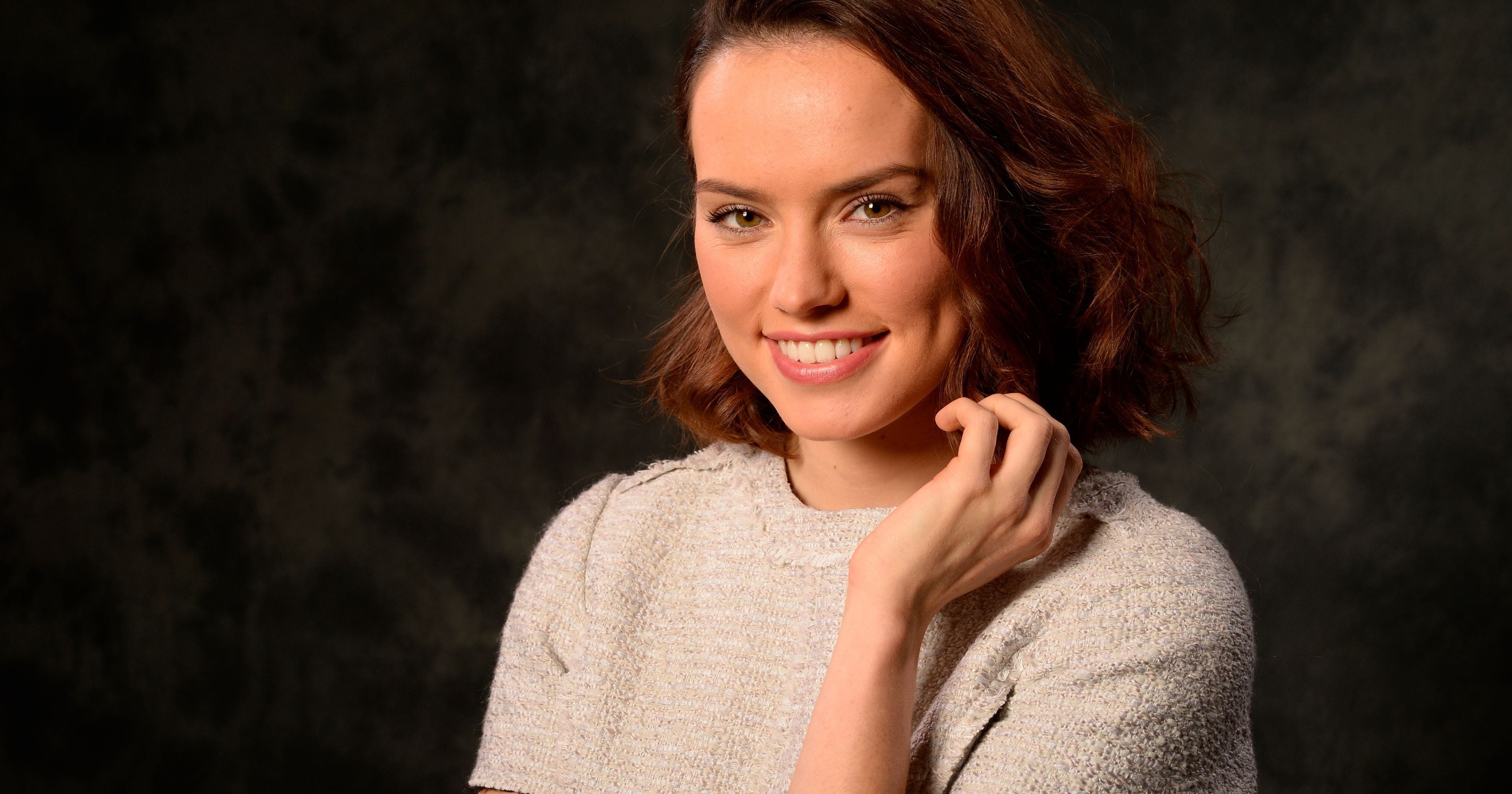 Daisy Ridley Smile Wallpapers