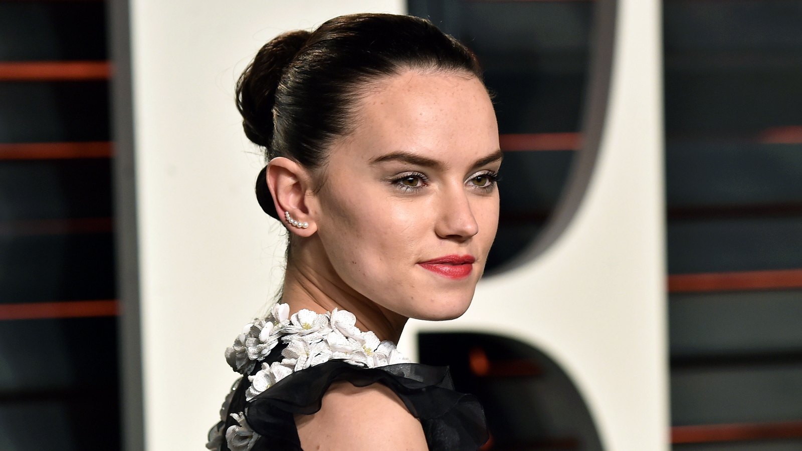 Daisy Ridley Smile Wallpapers