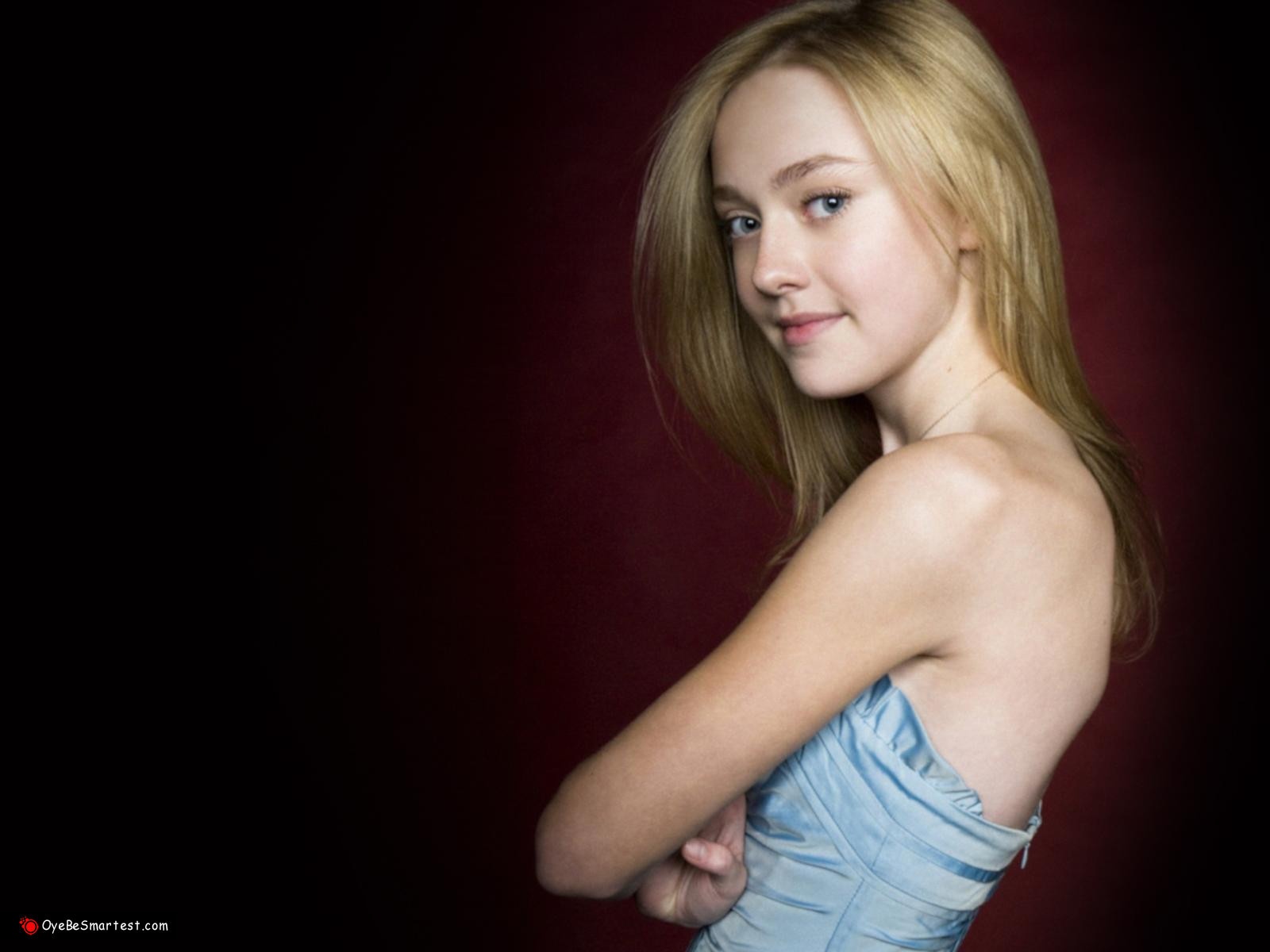 Dakota Fanning 2018 Wallpapers